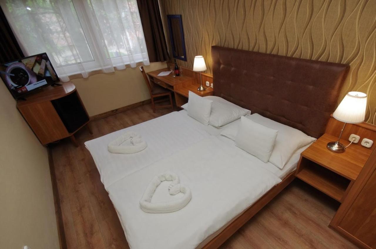 Aqua Hotel Gyula Eksteriør billede