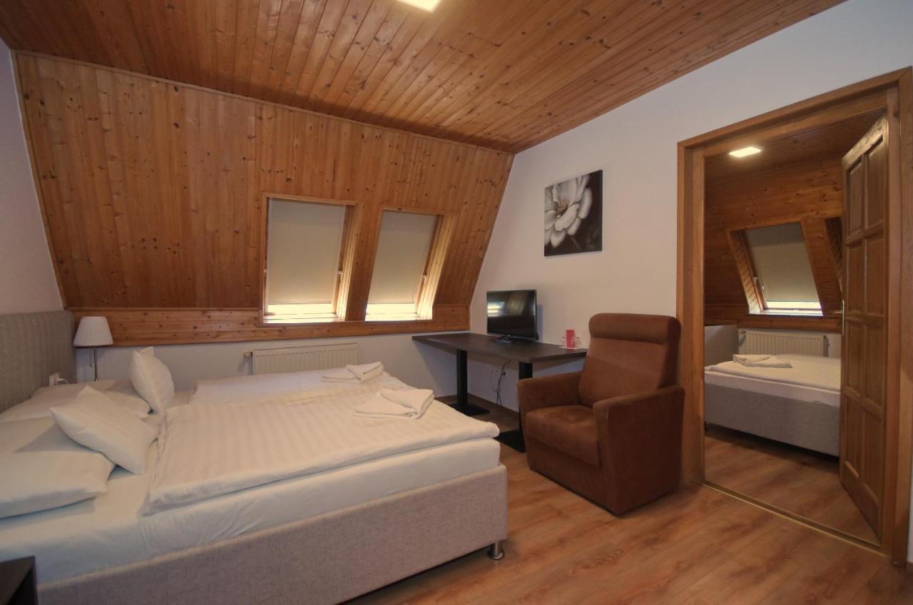 Aqua Hotel Gyula Eksteriør billede