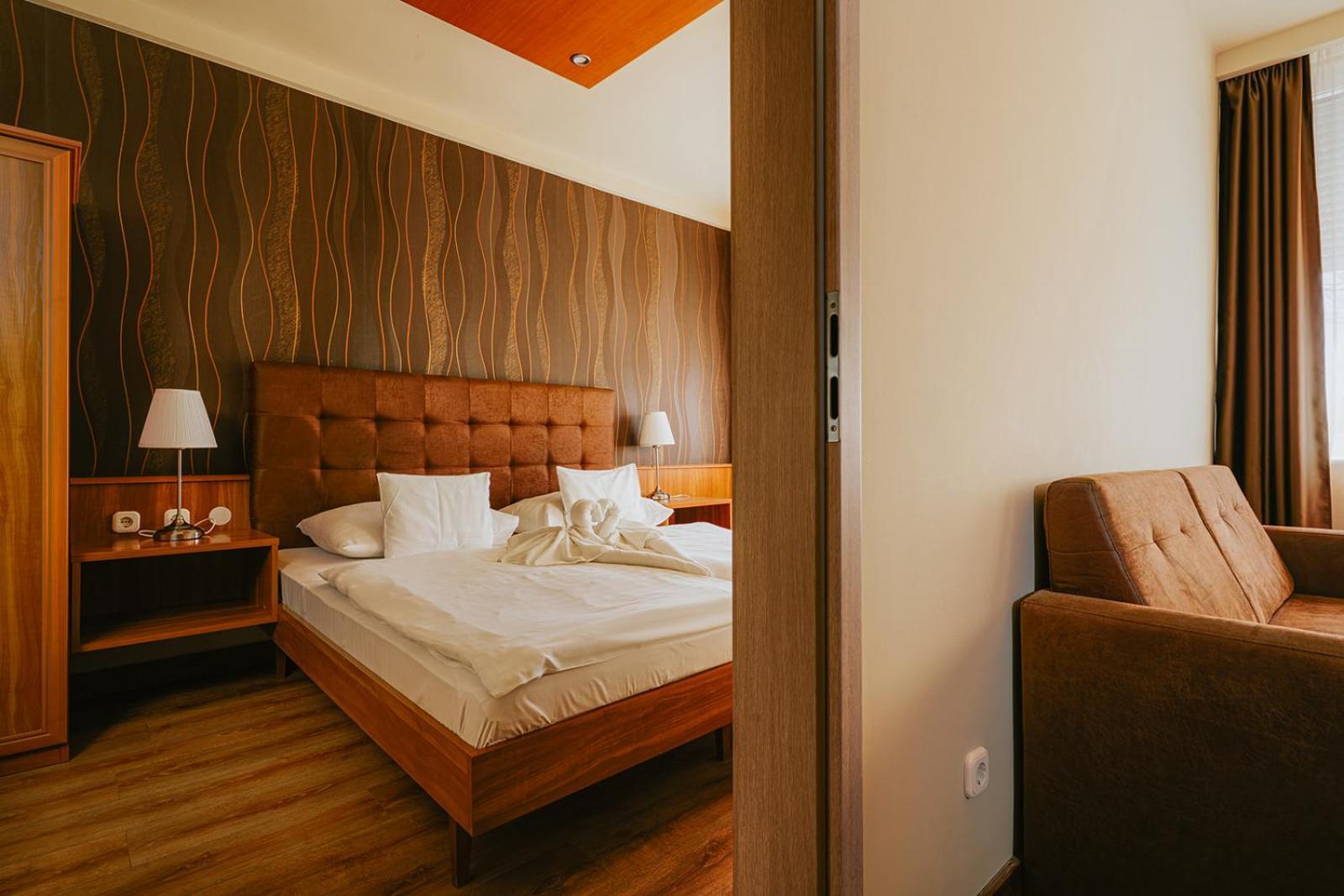 Aqua Hotel Gyula Eksteriør billede